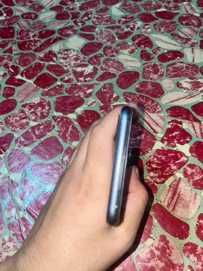 Apple iPhone 8 Plus 4