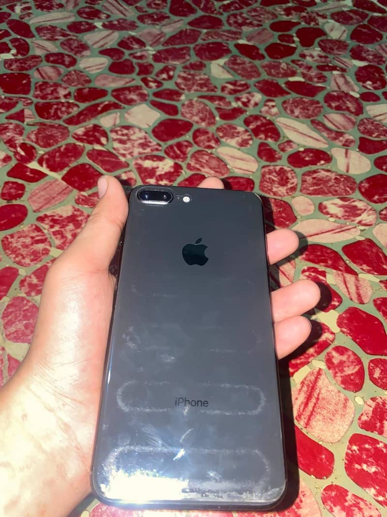 Apple iPhone 8 Plus 9