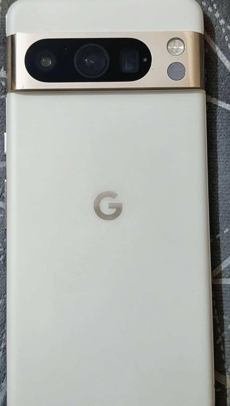 Google pixel 8 pro 1