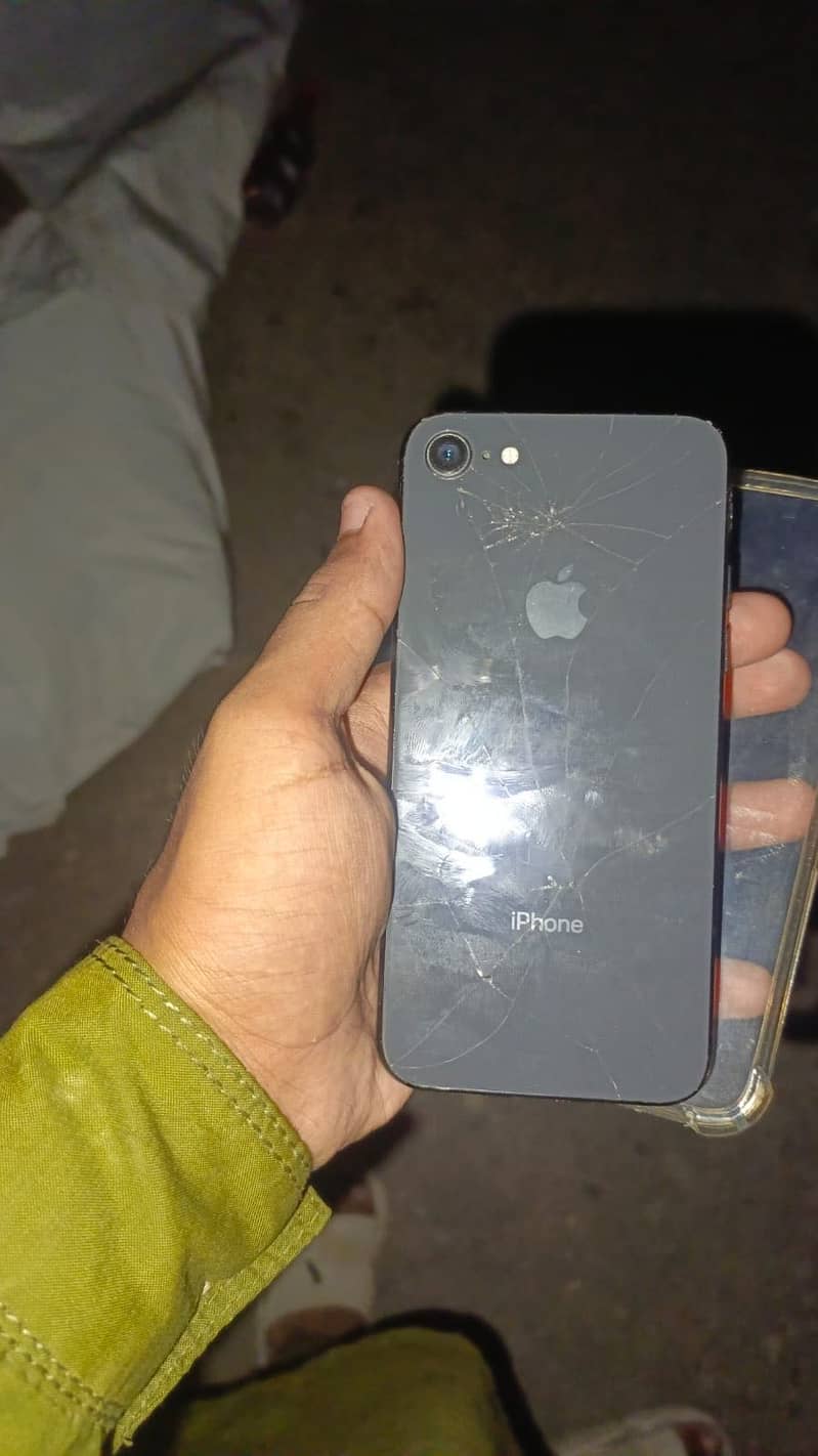 Apple iPhone 8 4