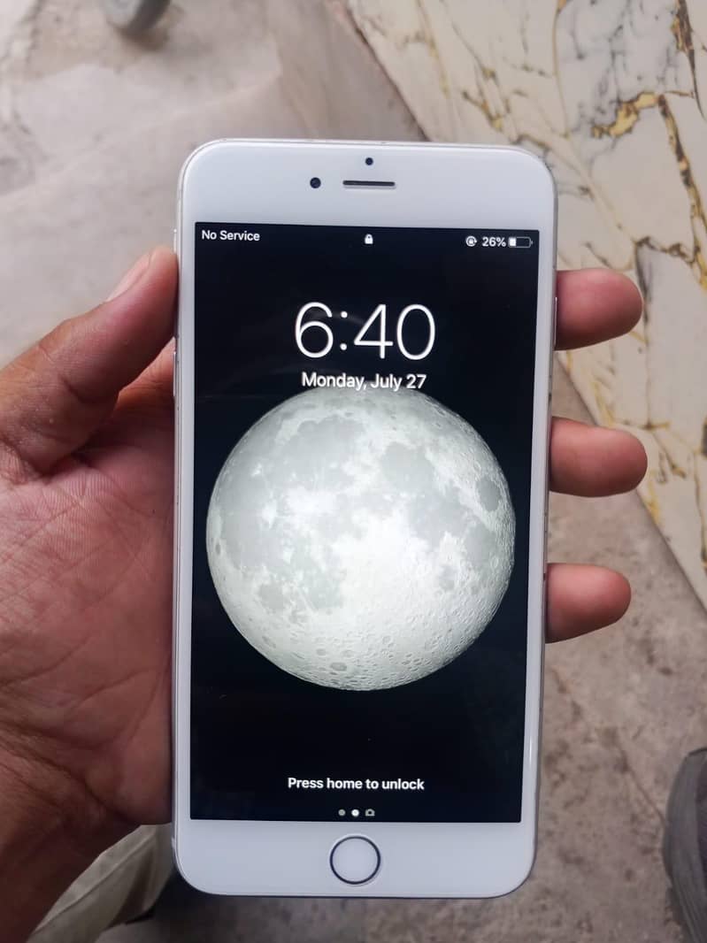 Apple iPhone 6 Plus 1