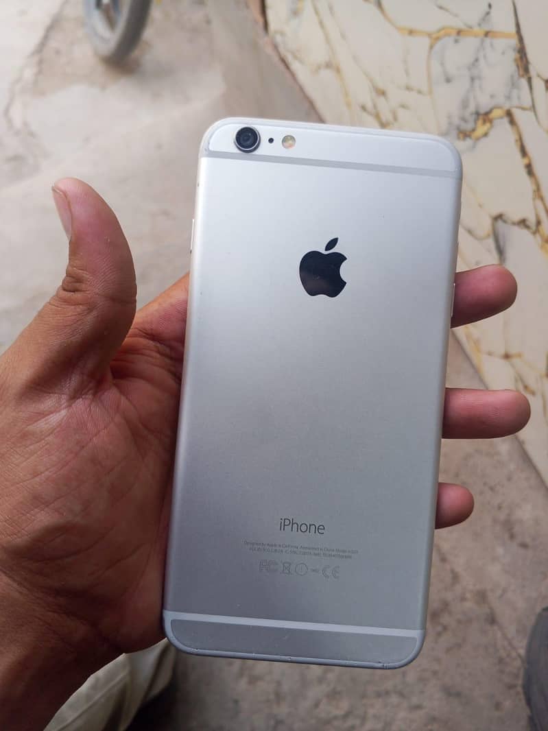 Apple iPhone 6 Plus 4