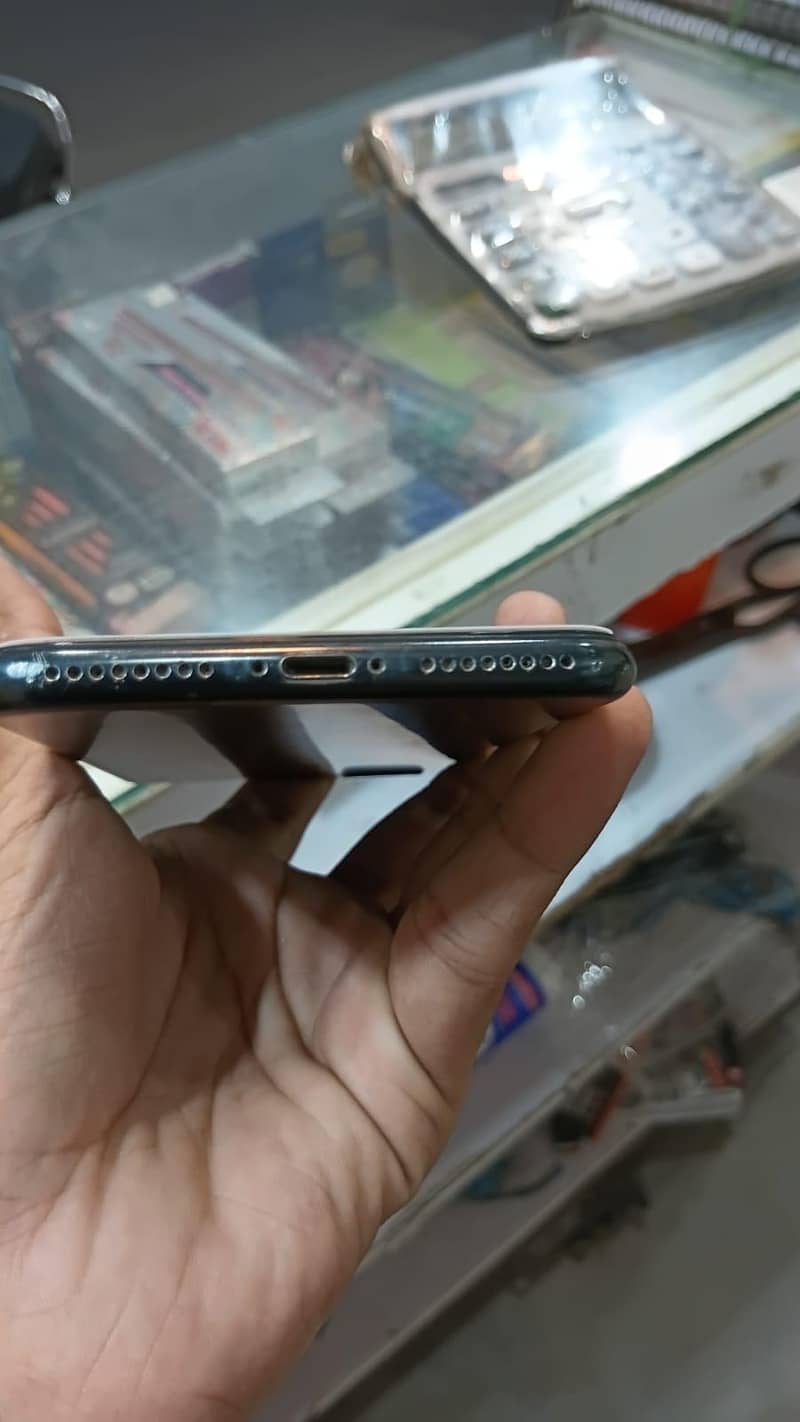 Apple iPhone 7 Plus 5
