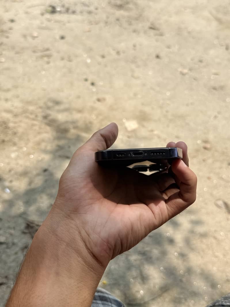 Apple iPhone 14 Pro 4