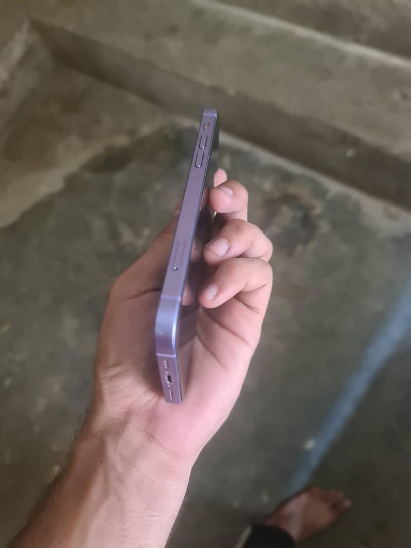 iPhone 12 3