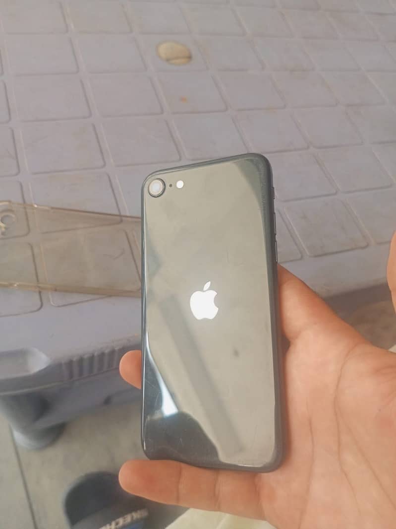 iPhone SE 0