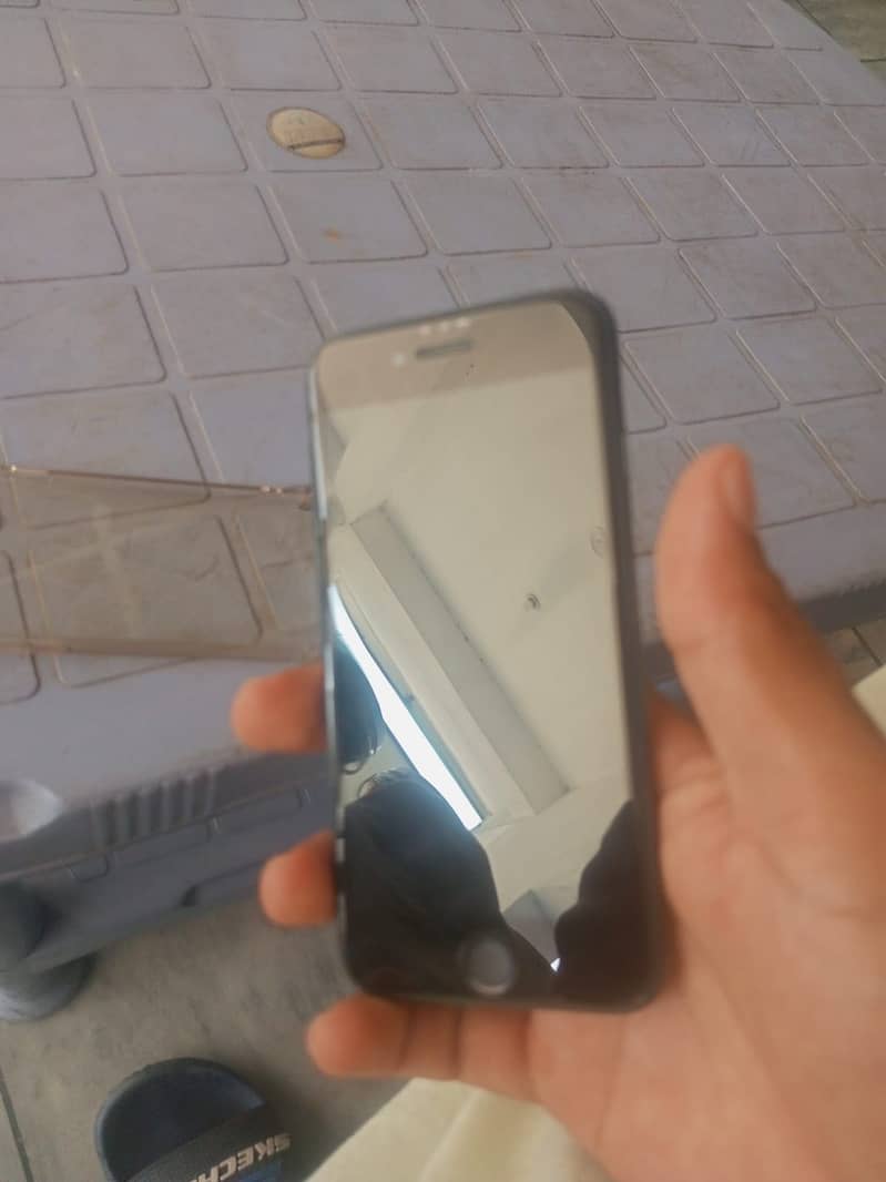 iPhone SE 3