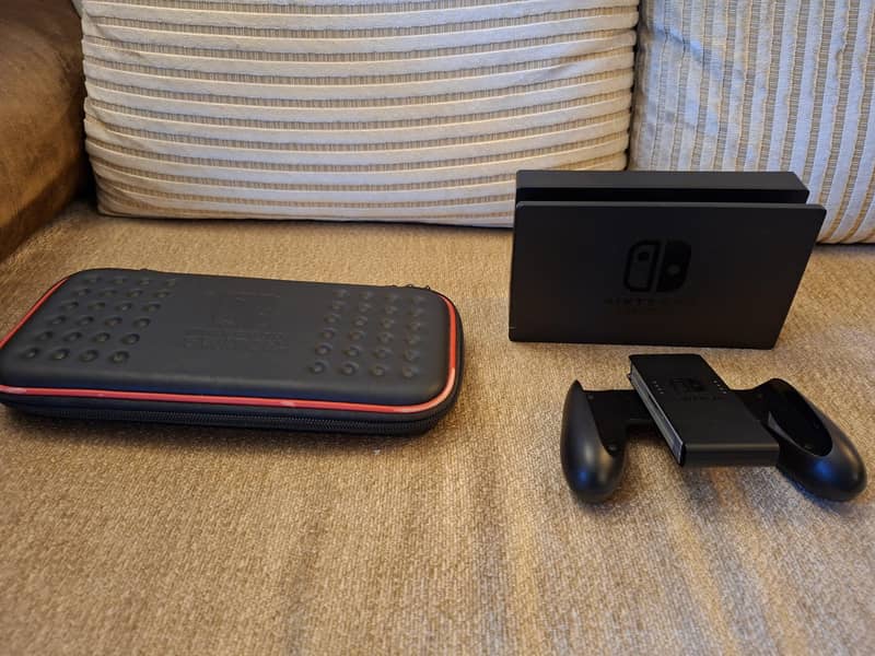 Nintendo Switch V2 4