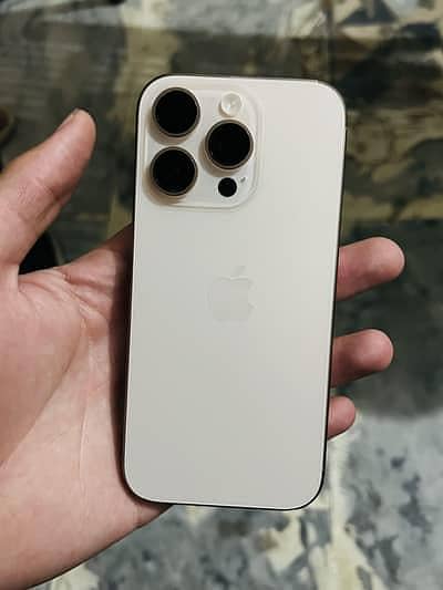 Apple iPhone 16 Pro Max 1