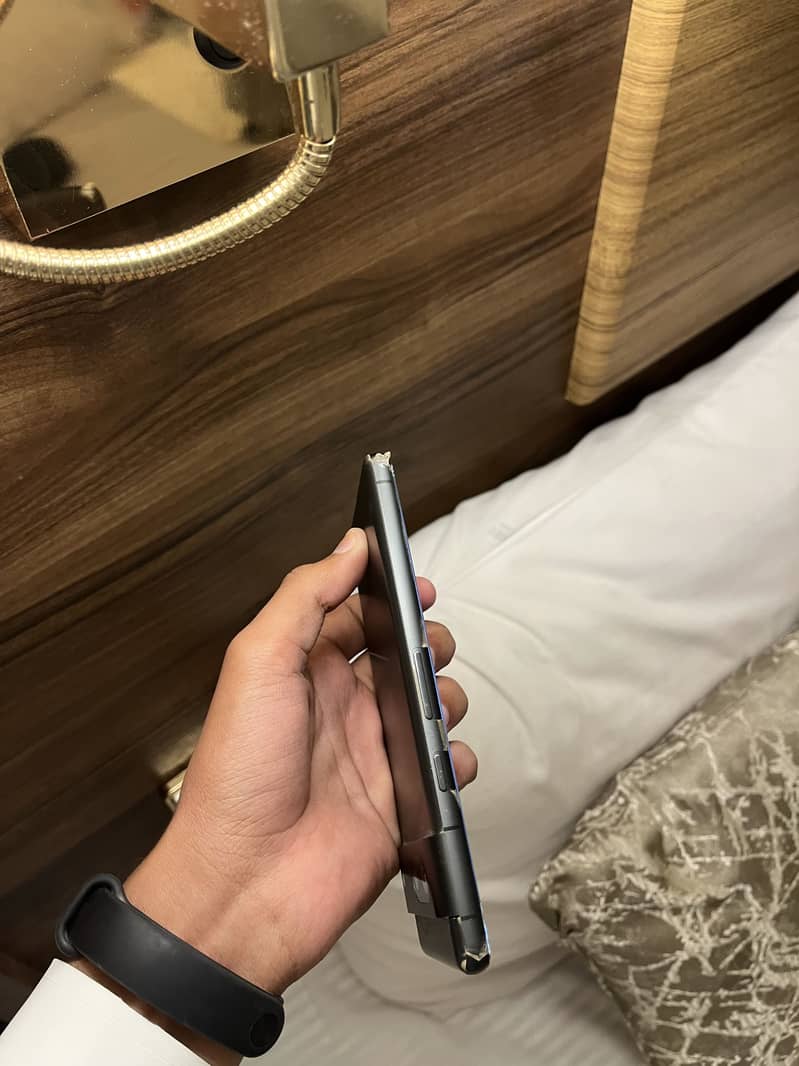 Google Pixel 7 4