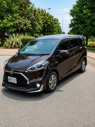 Toyota Sienta G Trim 7 Seater Hybrid