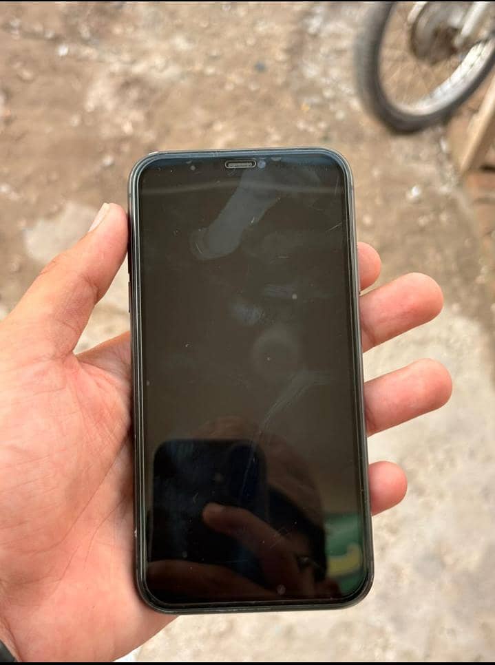 Apple iPhone 11 3