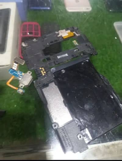note 9 or s20 k parts hain sirf
