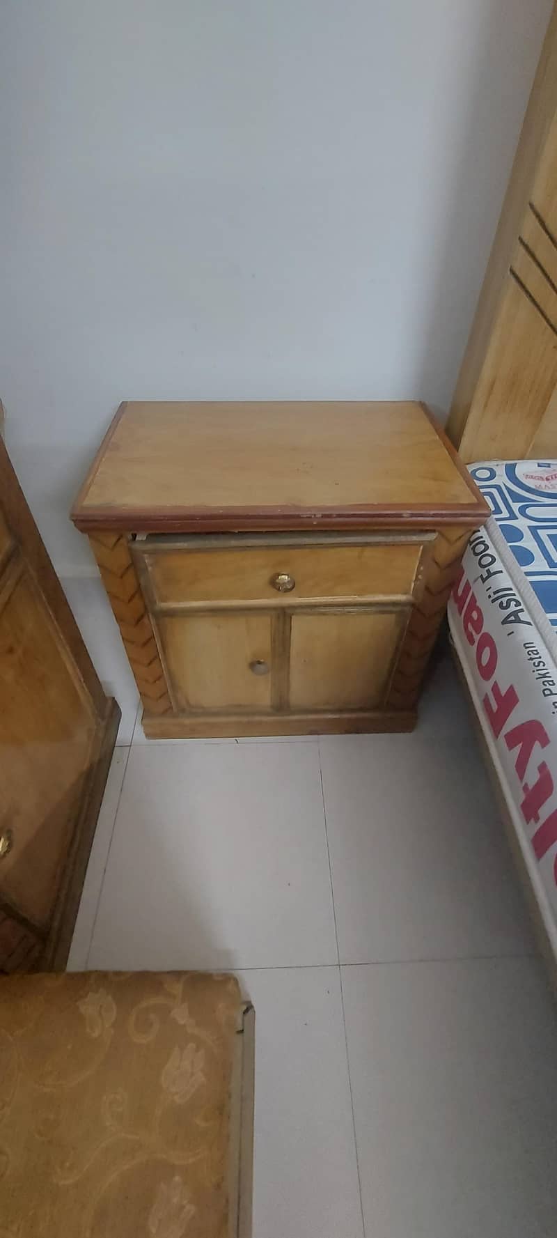 Double Bed with Two Side Tables & Dressing Table 4
