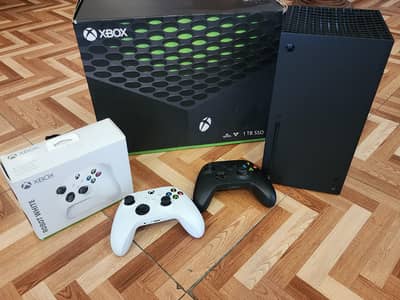 Xbox Series X - 1 TB (With Extra Controller)