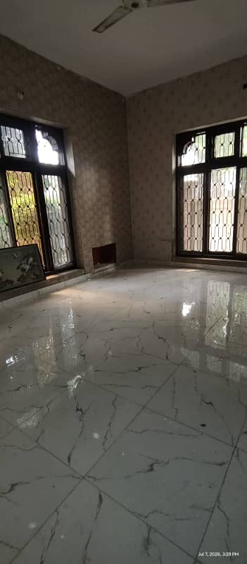 1.5 Kanal 5 Beds House Best For IT Office Clinic Academy Sacholl Wearhouse Saloon Etc