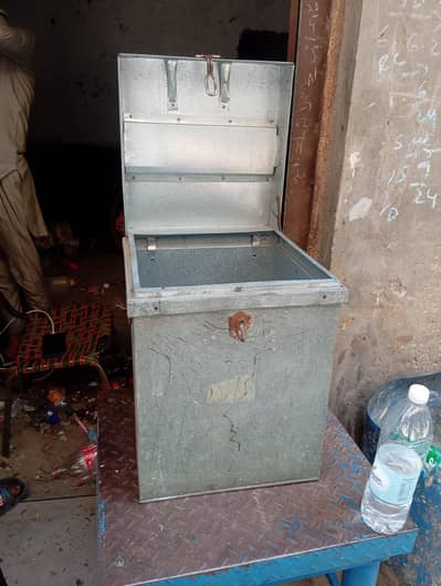 Pati atta rashan for sale in very good condition patti peti petti