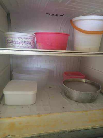 Medium size Dawlance fridge