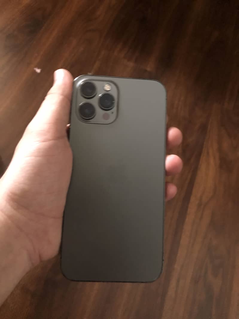 Apple iPhone 12 Pro Max 4