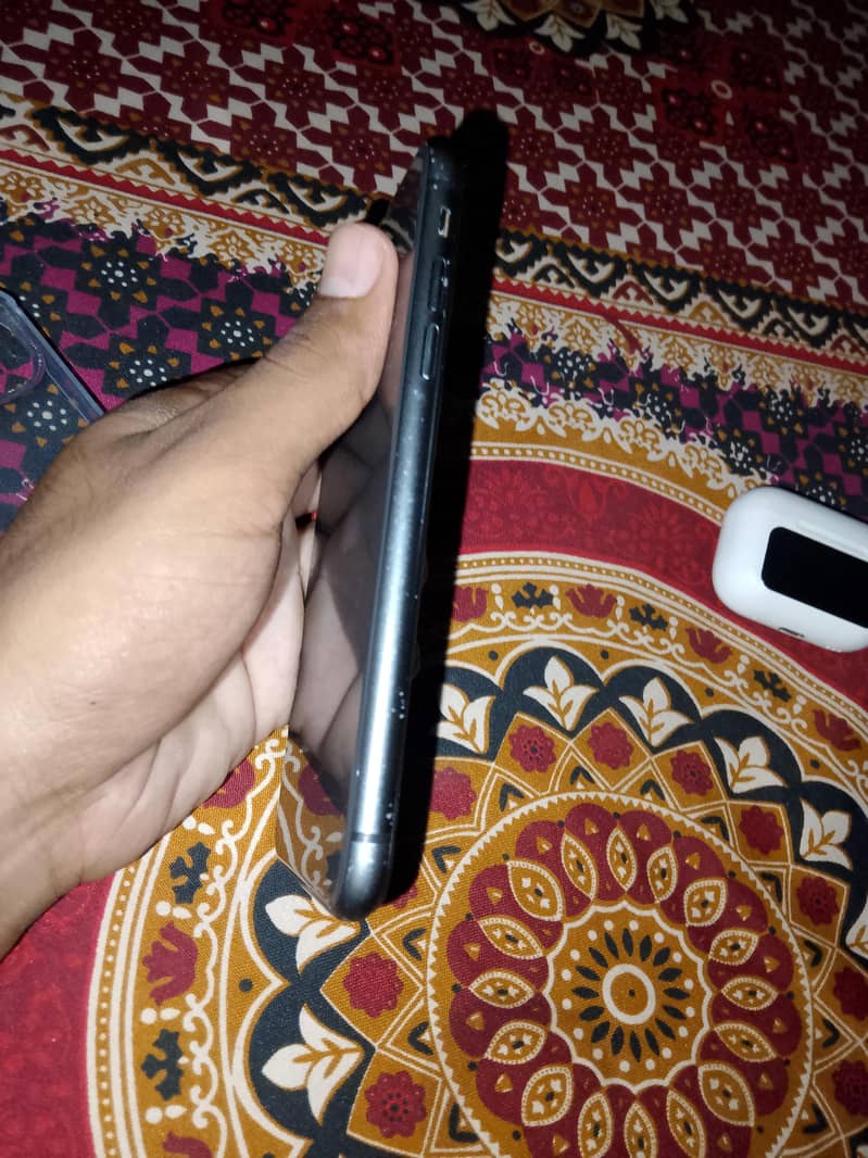 Apple iPhone 11 2