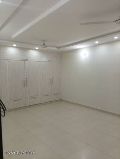 2 Marla Commercial Shop Upper Portion Available For Rent in Emirates Mall Multan