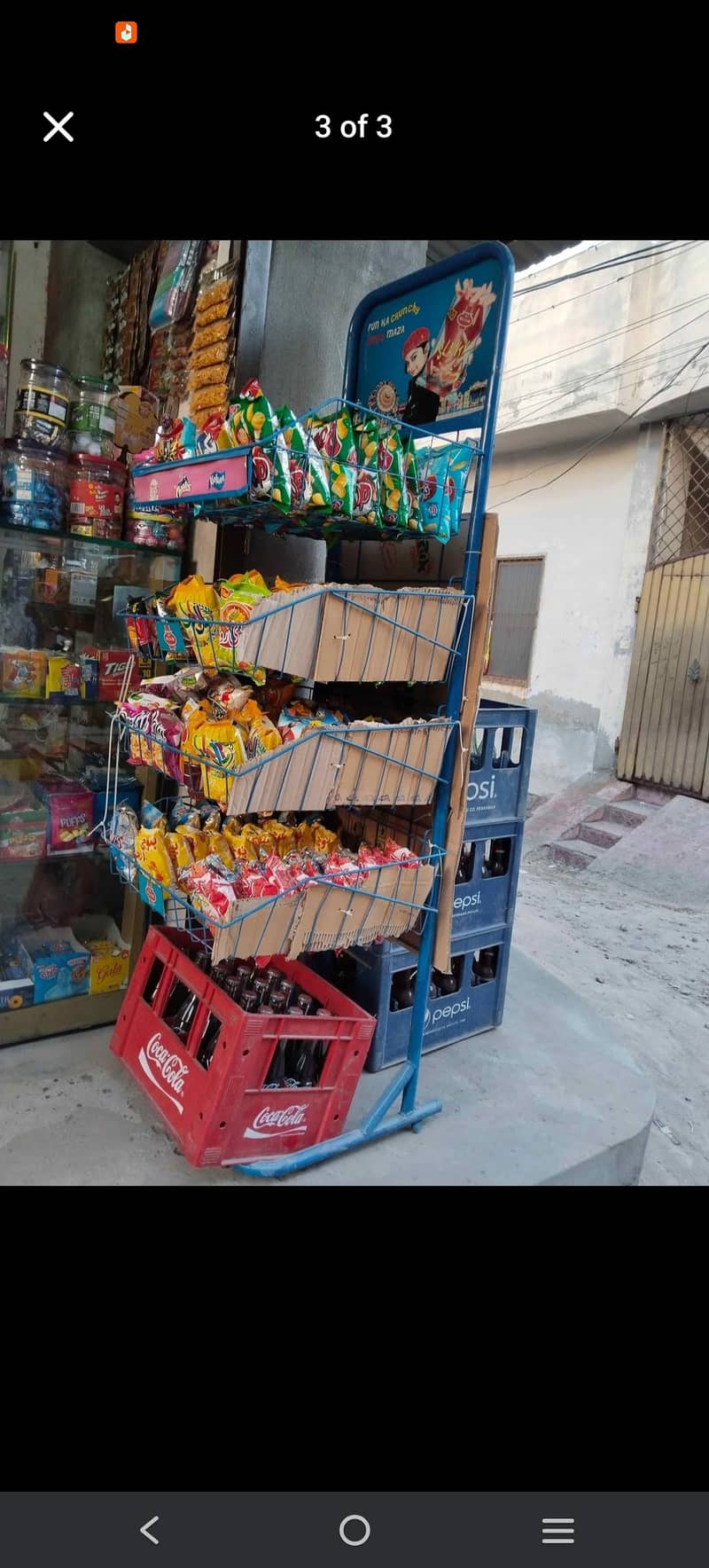 lays stand 1