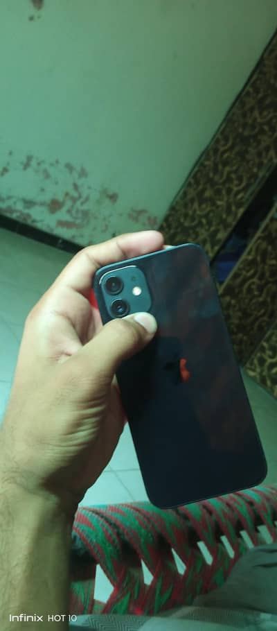 Apple iPhone 12