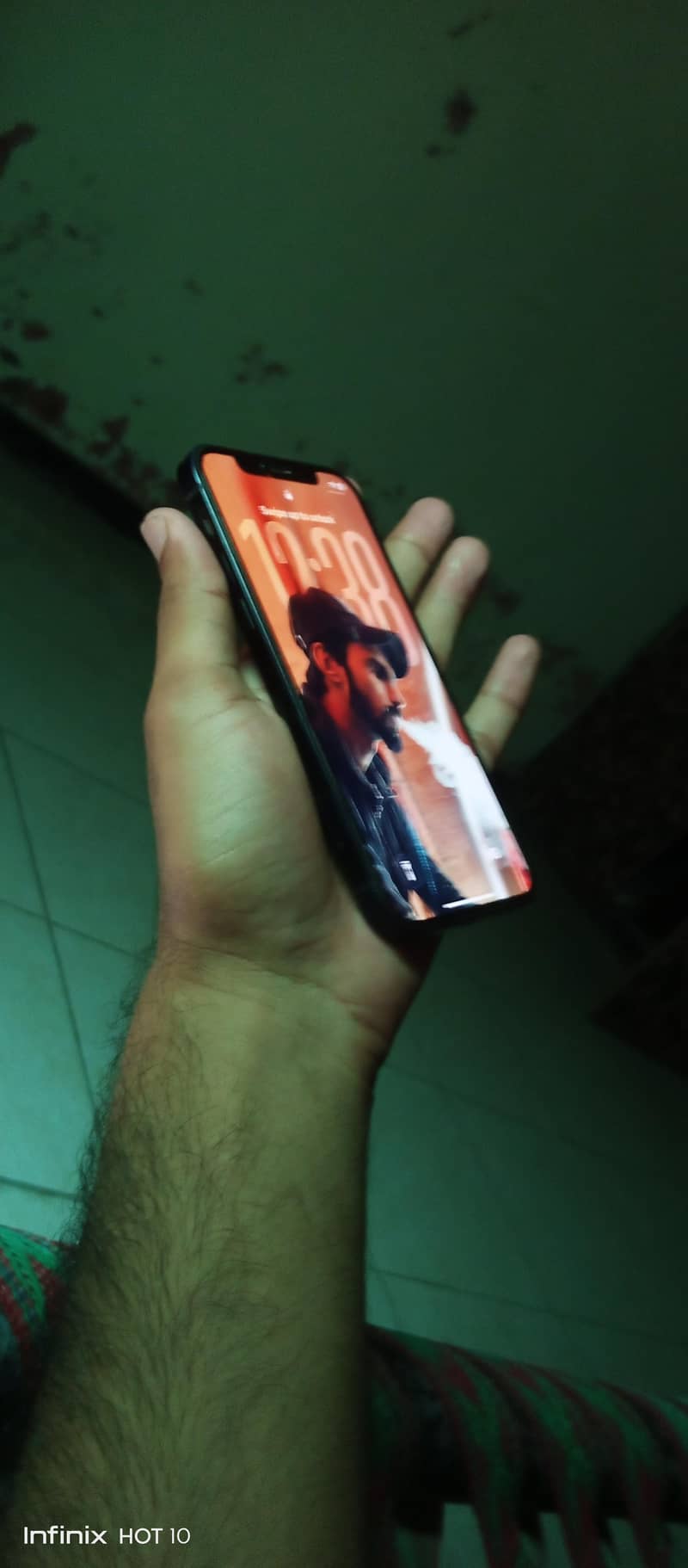 Apple iPhone 12 1
