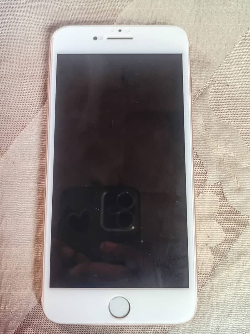 Apple iPhone 8 Plus 3