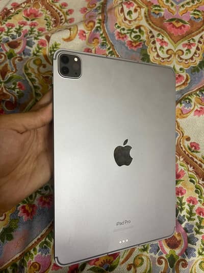 iPad pro M2 4th gen