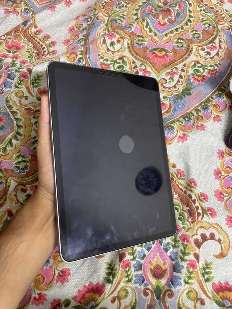 iPad pro M2 4th gen 2