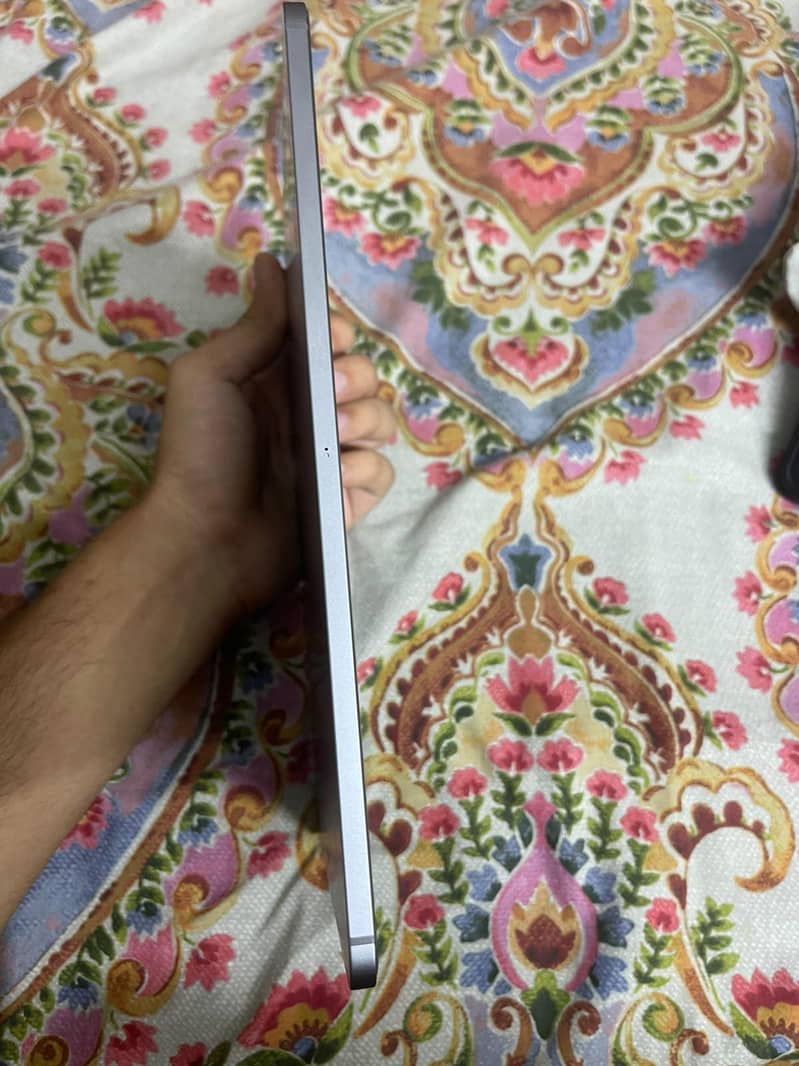 iPad pro M2 4th gen 3