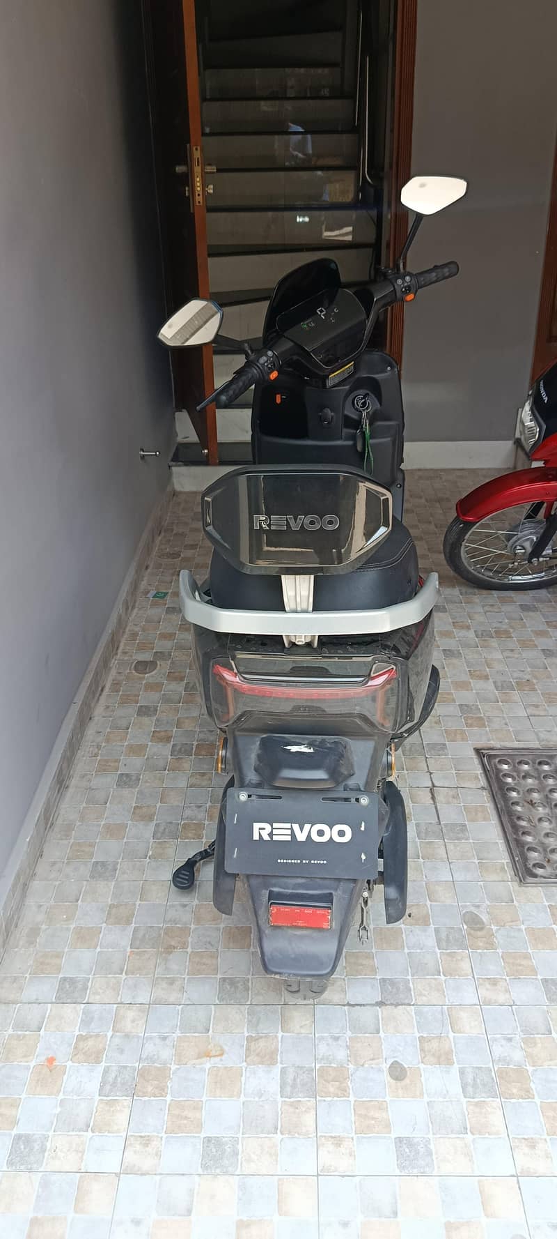 Revoo a12 2