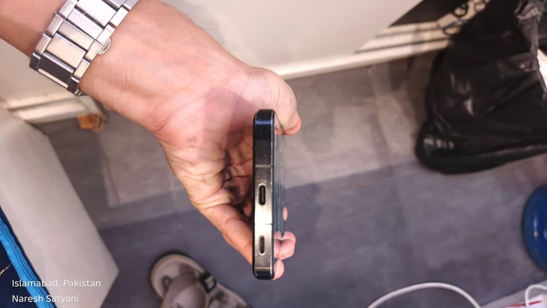 Sharp Aquos Sense7 1