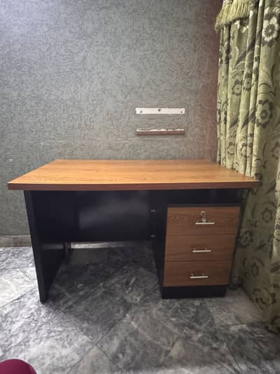 Office table