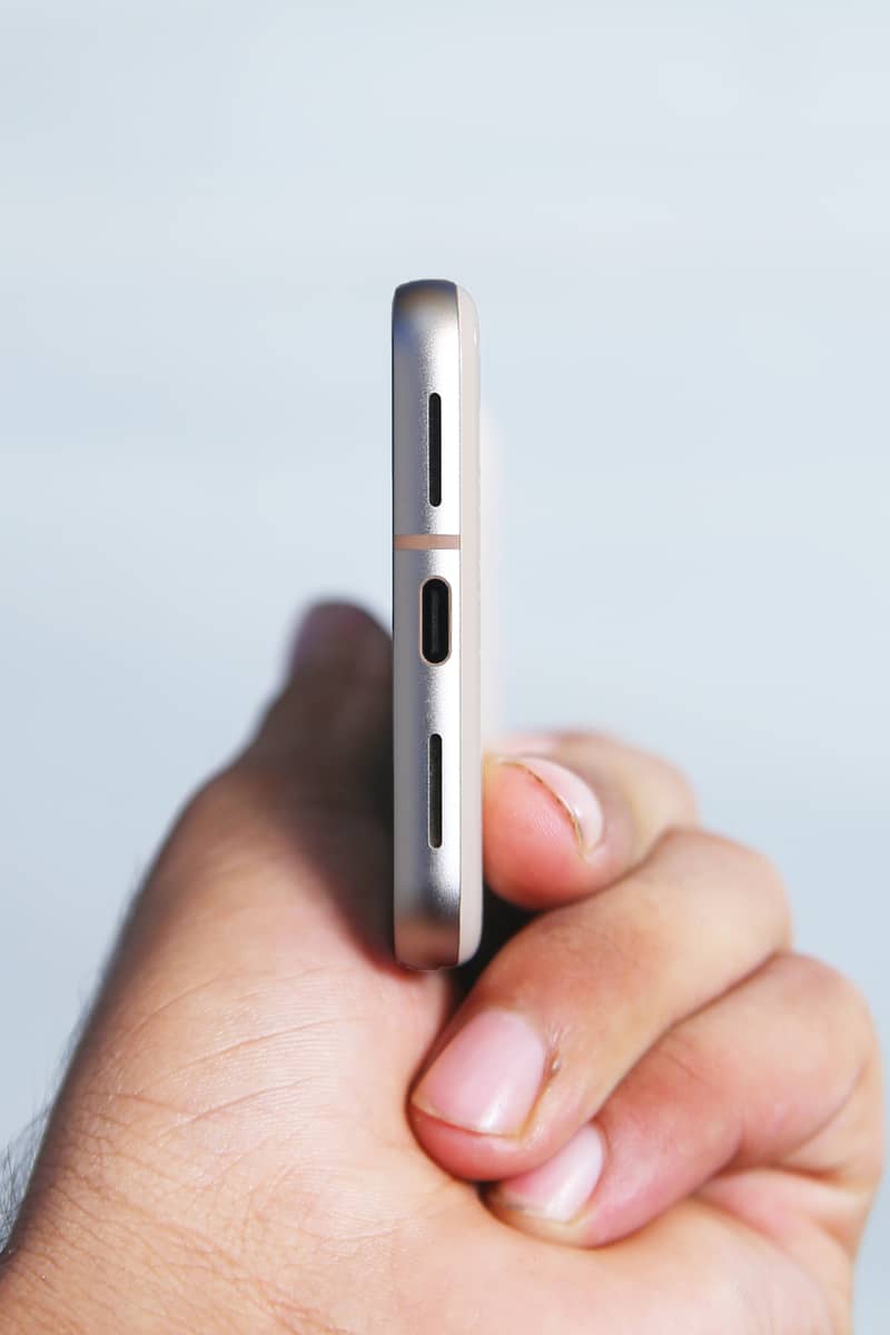 Google Pixel 8 4