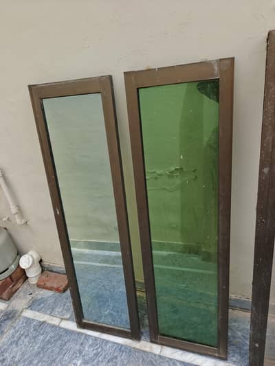 Aluminum window with grill
