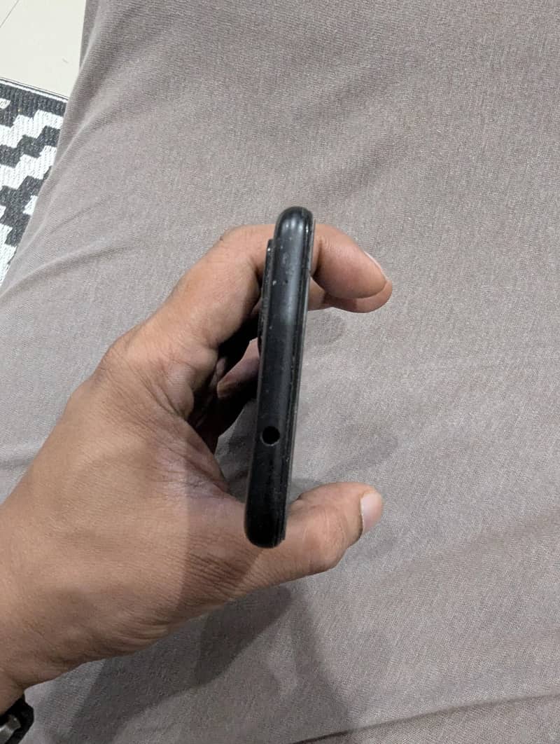 Google Pixel 4a 5