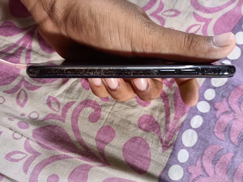 Apple iPhone X 3