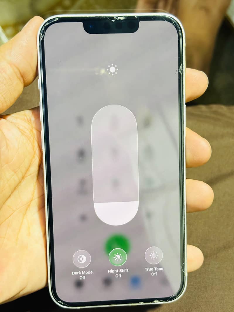 Apple iPhone 13 8