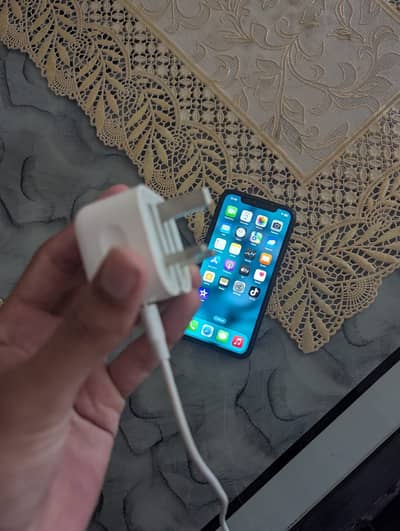 Apple iPhone XR 64GB with original apple adapter