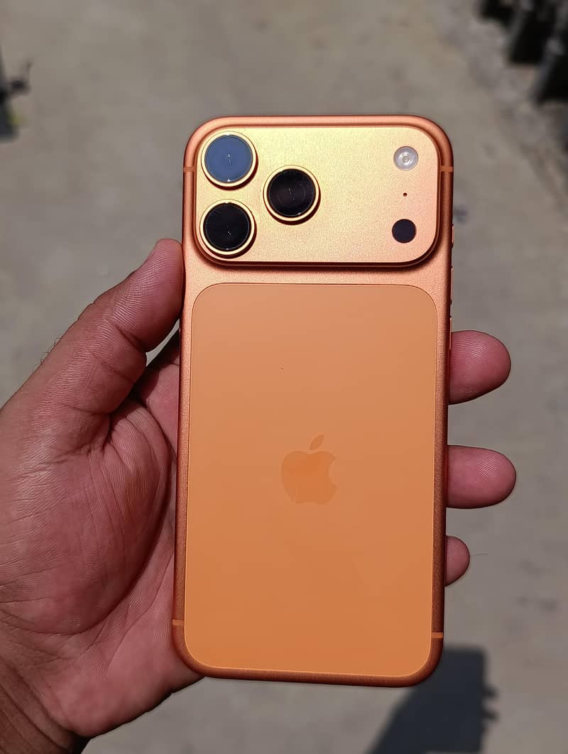 Apple iPhone 17 Pro Max 5