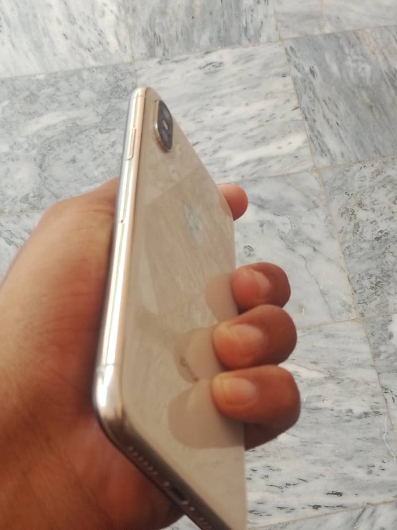 Apple iPhone X 5