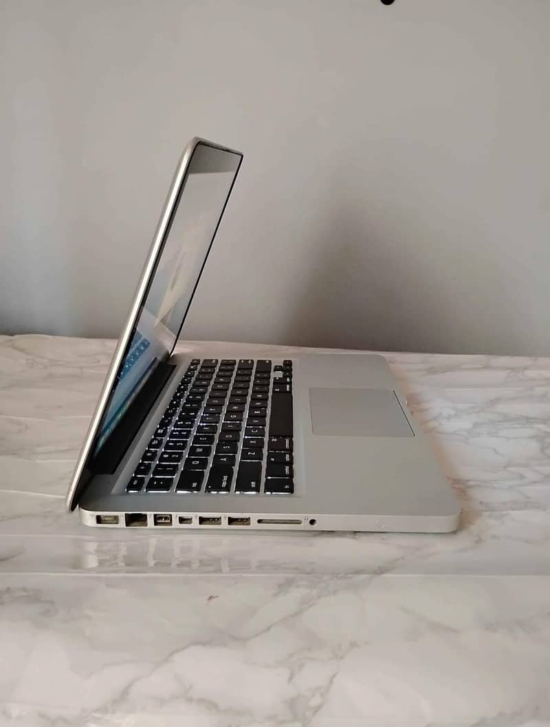 Apple MacBook Pro 2012 1
