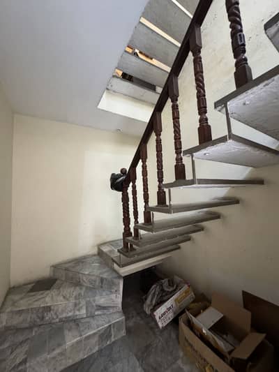 1 Kanal Upper For Rent With 5 Bedrooms Near Emporium Mall