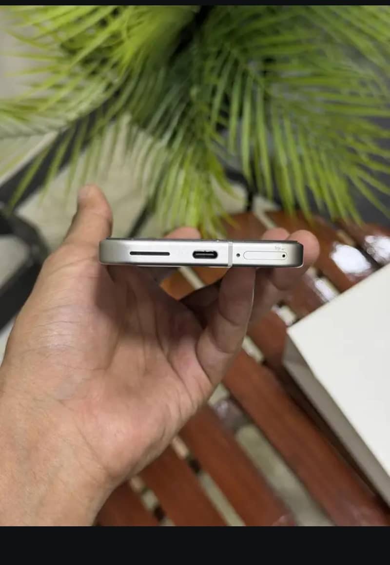 Google Pixel 9 4