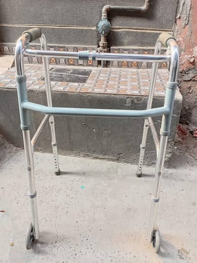 WALKING STAND