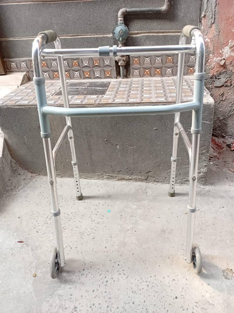 WALKING STAND 5