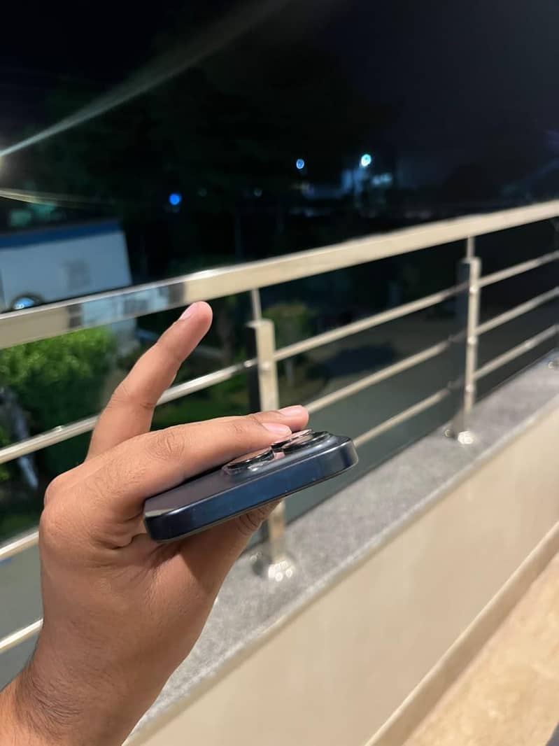 Apple iPhone 15 Pro 2