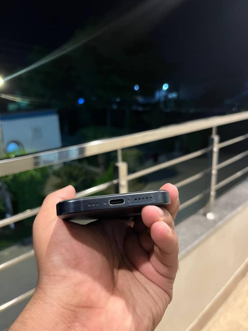 Apple iPhone 15 Pro 3